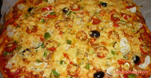 Ton Balıklı Pizza Tarifi