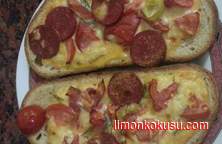 Bayat Ekmek Pizzası Tarifi